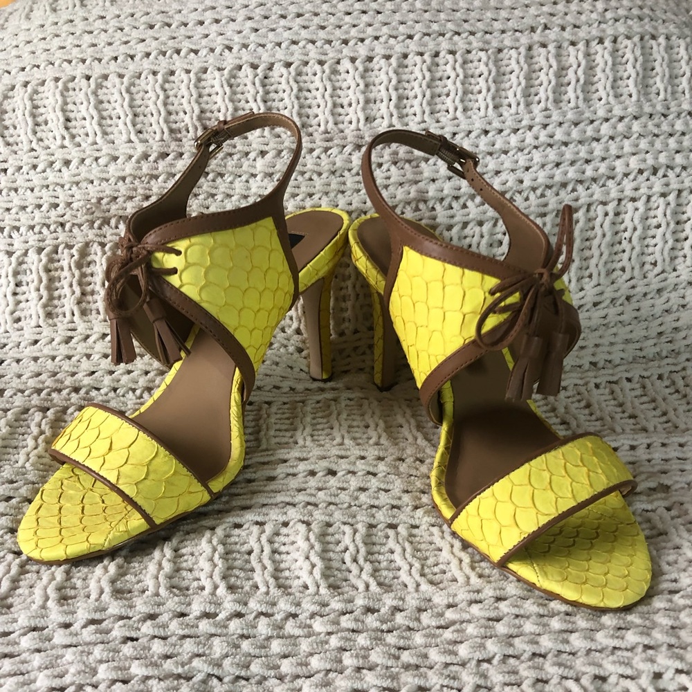 Ann Taylor Yellow Heels sz 8.5